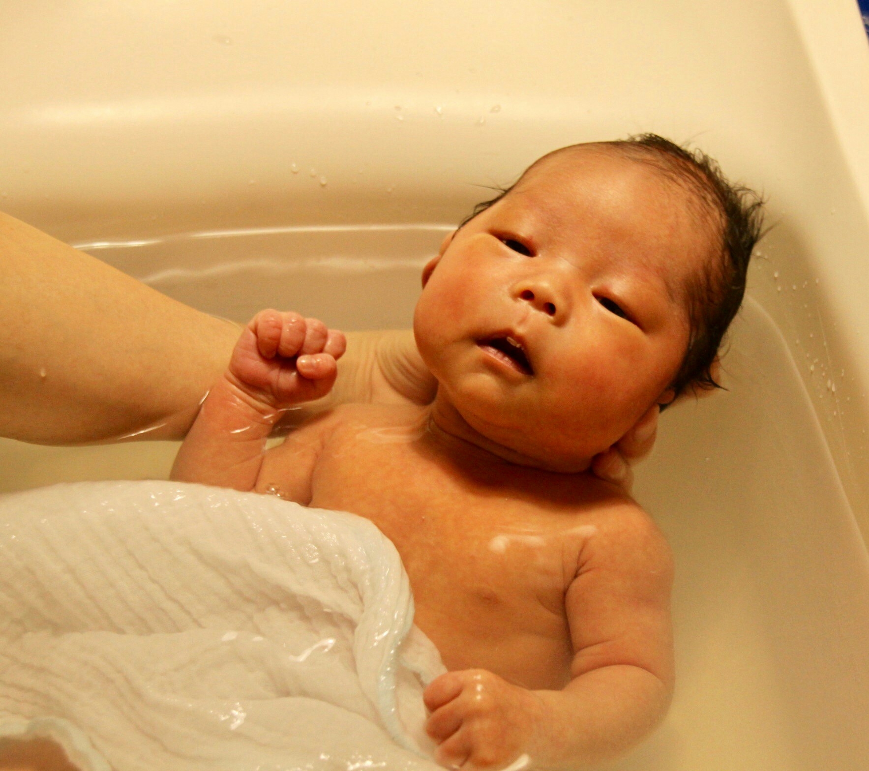 新生児の沐浴は毎日したいもの！その理由と沐浴のやり方と道具