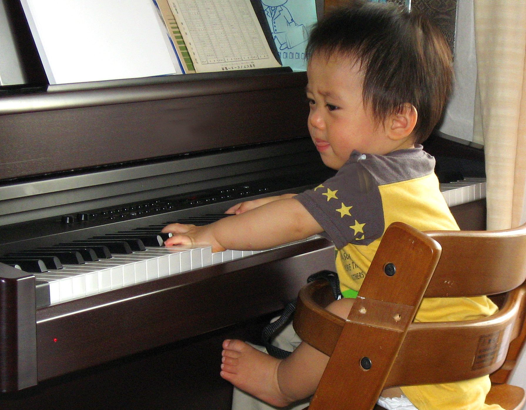 赤ちゃんに聴かせる音楽はクラシックが良いと言われる理由とは