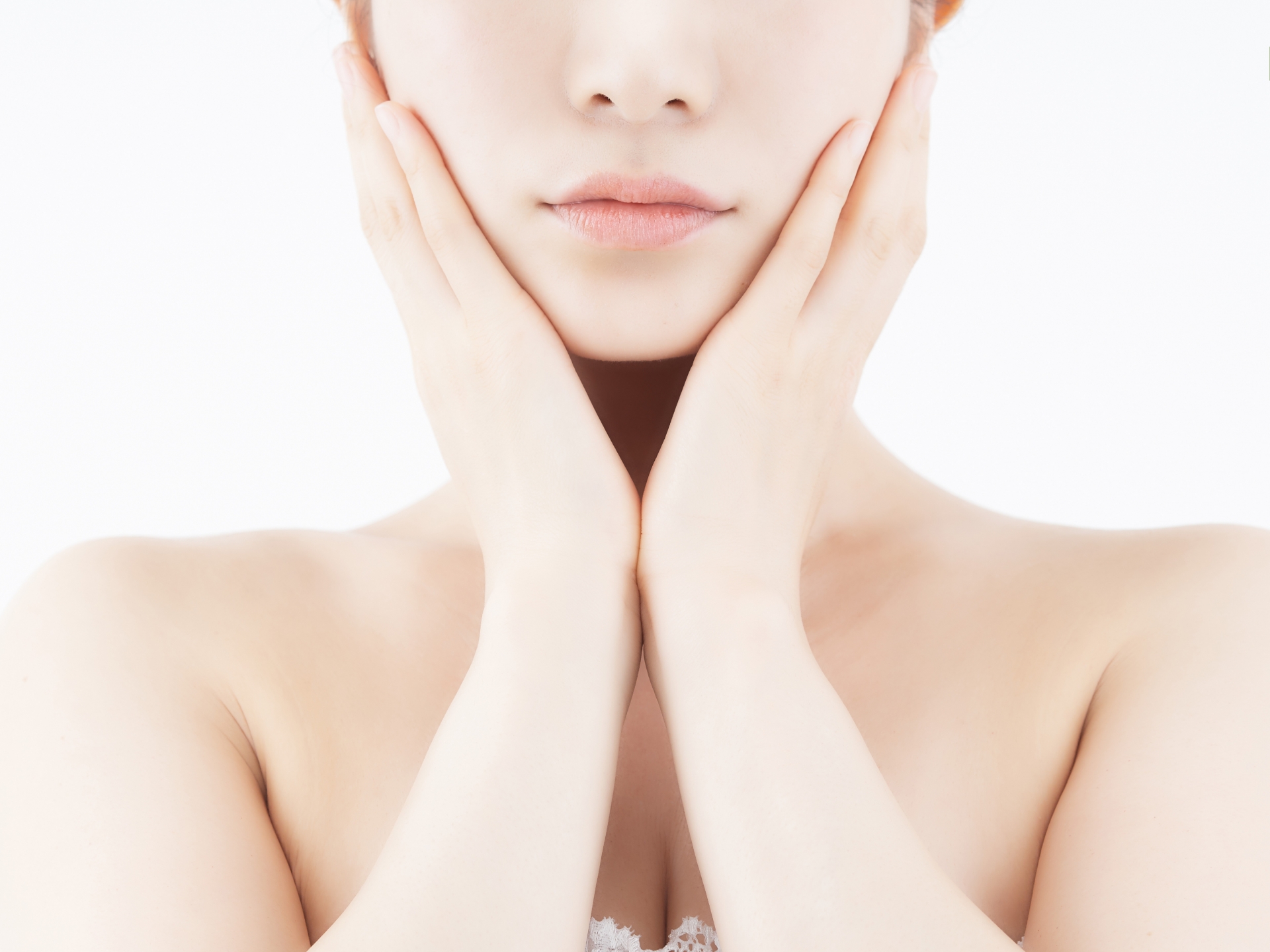顔の輪郭のニキビの原因と改善のためのスキンケアや予防習慣